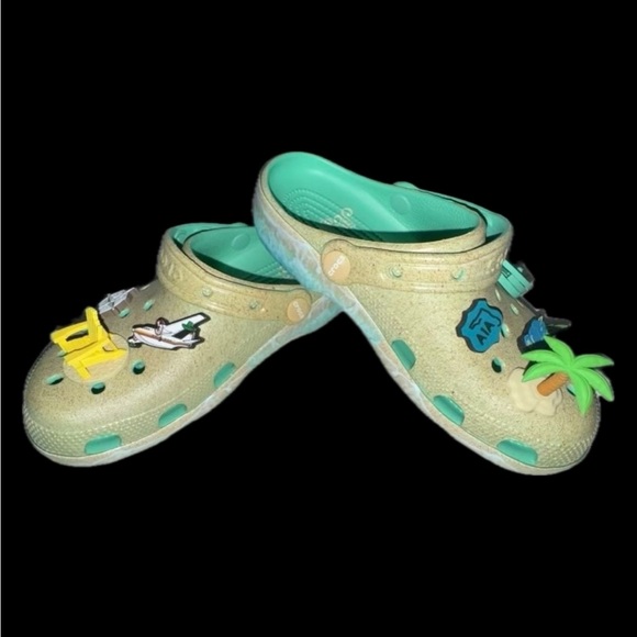 Margaritaville Limited Edition 2024 Crocs - Picture 1 of 7
